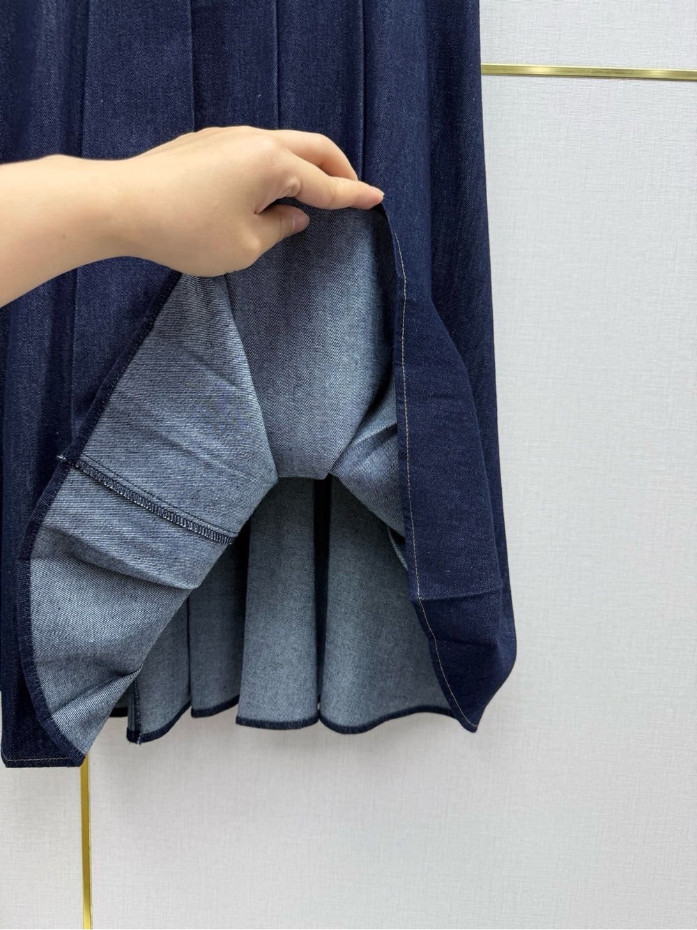 Loewe Dark Blue Denim Short-Sleeve Pleated Midi Dress with Gold Buttons - Picture 5 of 8